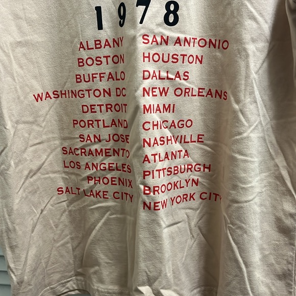 Women’s small faded rose graphic T shirt - Picture 4 of 6